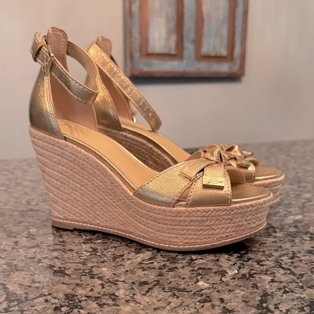 Michael Kors Metallic Gold Wedge espadrille Sandals NWOT 8.5